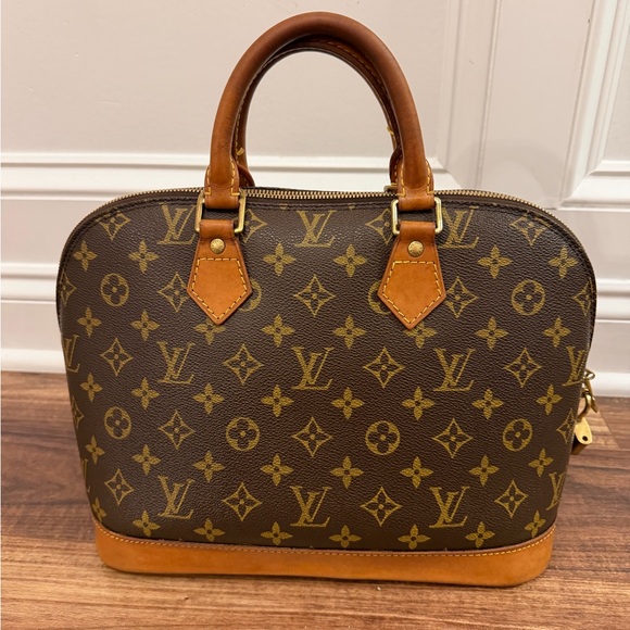 Louis Vuitton Alma PM Brown Monogram Handbag - Picture 2 of 16